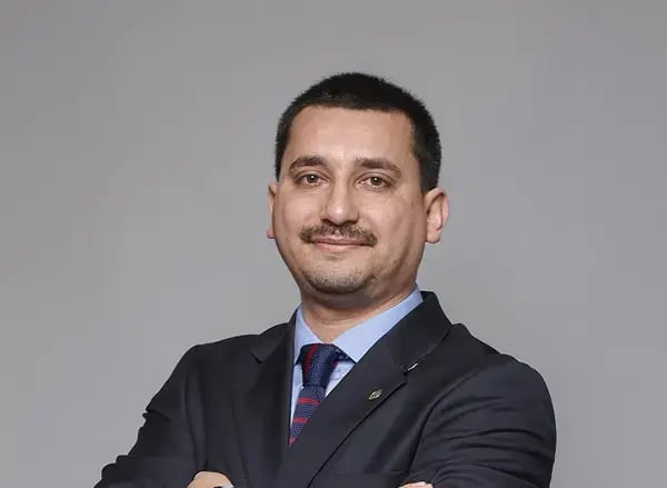 Victor Parra Card